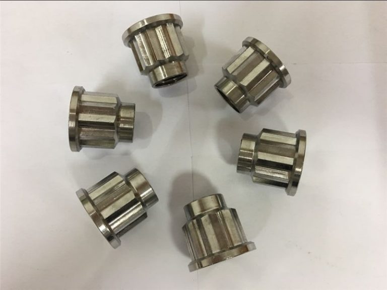 12 પોઇન્ટ અખરોટ